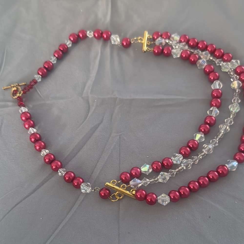 Fashion Red Beaded Necklace NWOT - Picture 2 of 3